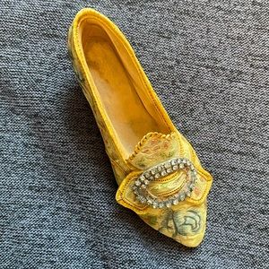 Just The Right Shoe by Raine“Touch of Lace”